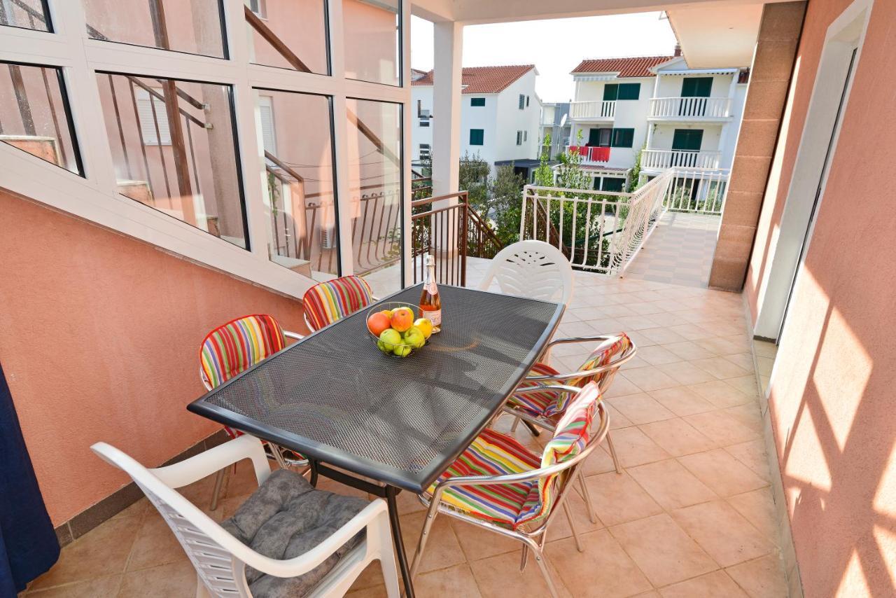 Apartments Martina Vodice Esterno foto